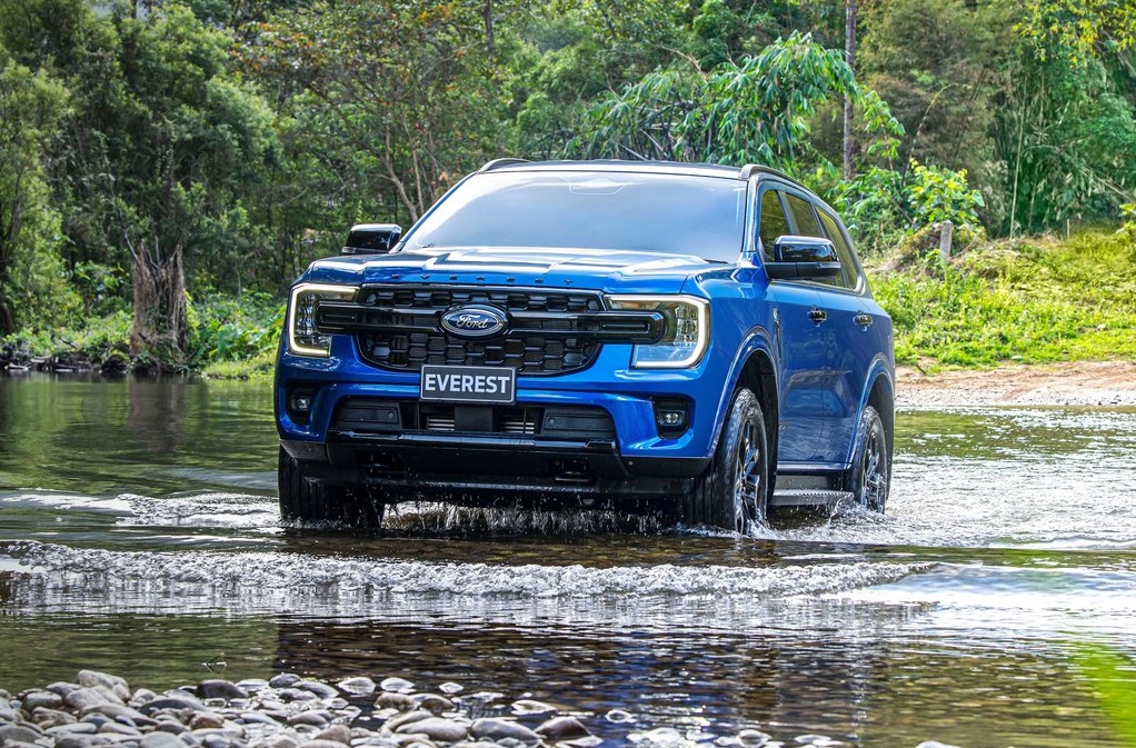 Everest sport lăn bánh tại Ford Lâm Đồng