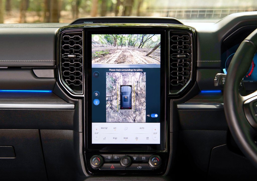 Hệ thống cam360 trên ford everest titanium 2023