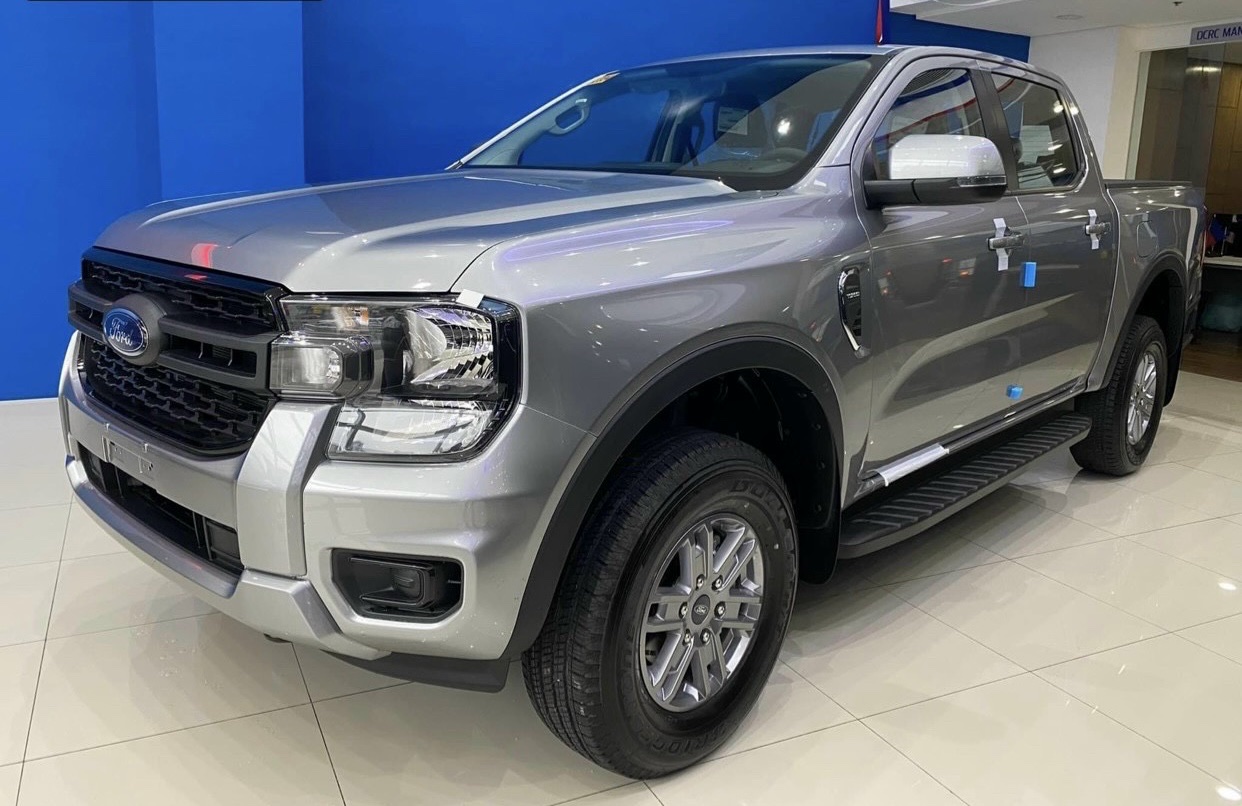 Ford Ranger XLS 2.0L Màu Bạc