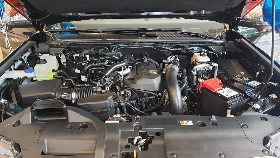 Động cơ everest sport 4x2 AT 