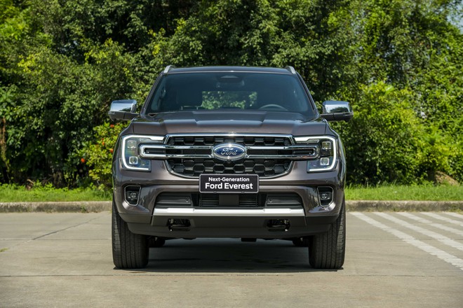 1 02everest titanium 4x4 ngoai that 1656655815108734532182
